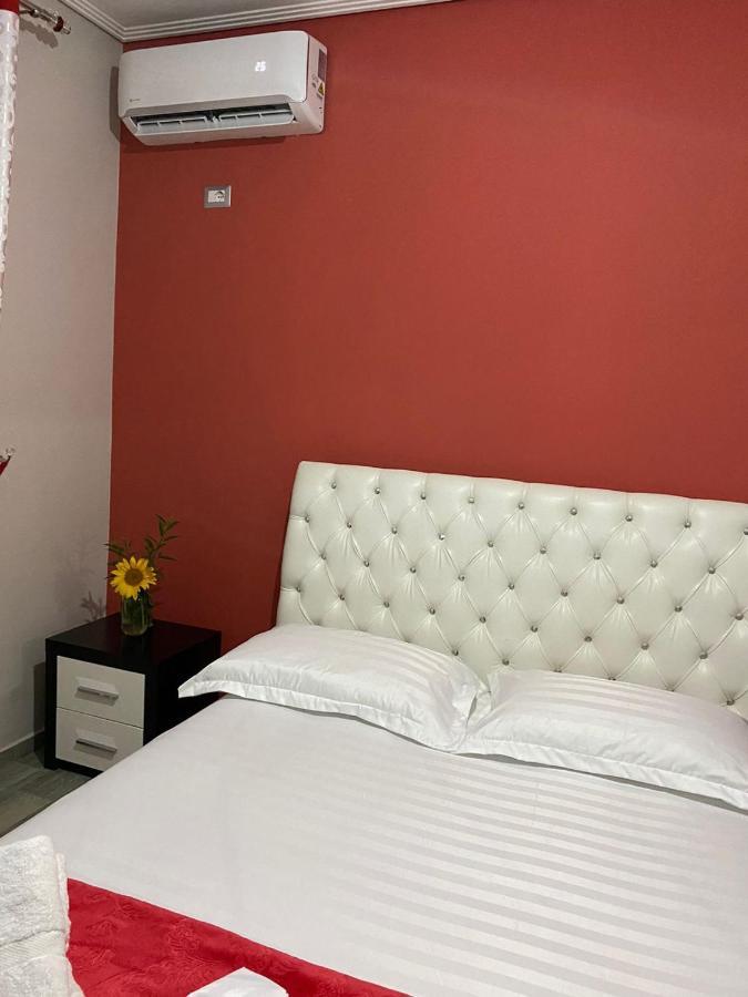 Vila Sinani Sarandë Exterior foto